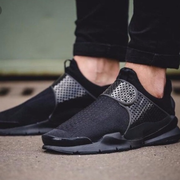 black nike sock shoes